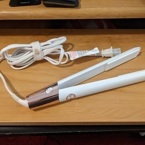 T3 SinglePass Luxe 1" Professional Straightening Flat Iron 76505